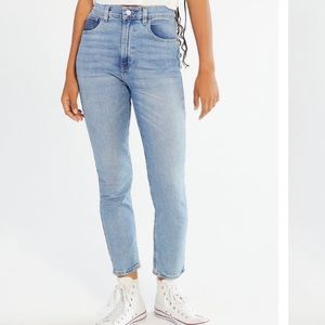 Urban Outfitters BDG girlfriend jeans light wash